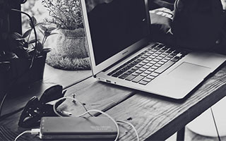 月薪2700刀！33岁英超名将到亚洲踢球：偷盗猖獗 逃离英国